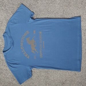 Yellowstone Light Blue Size Small Short Sleeve T-shirt
